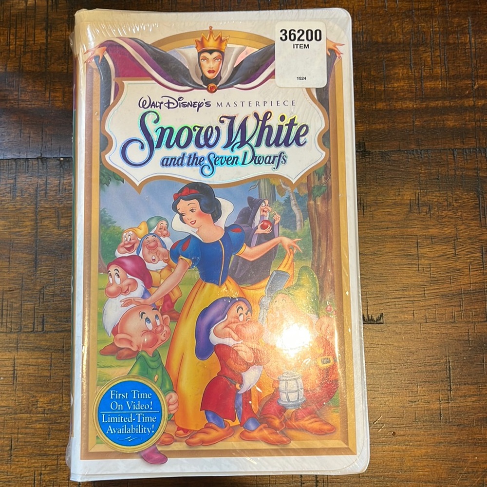 Snow White and the seven Dwarfs VHS